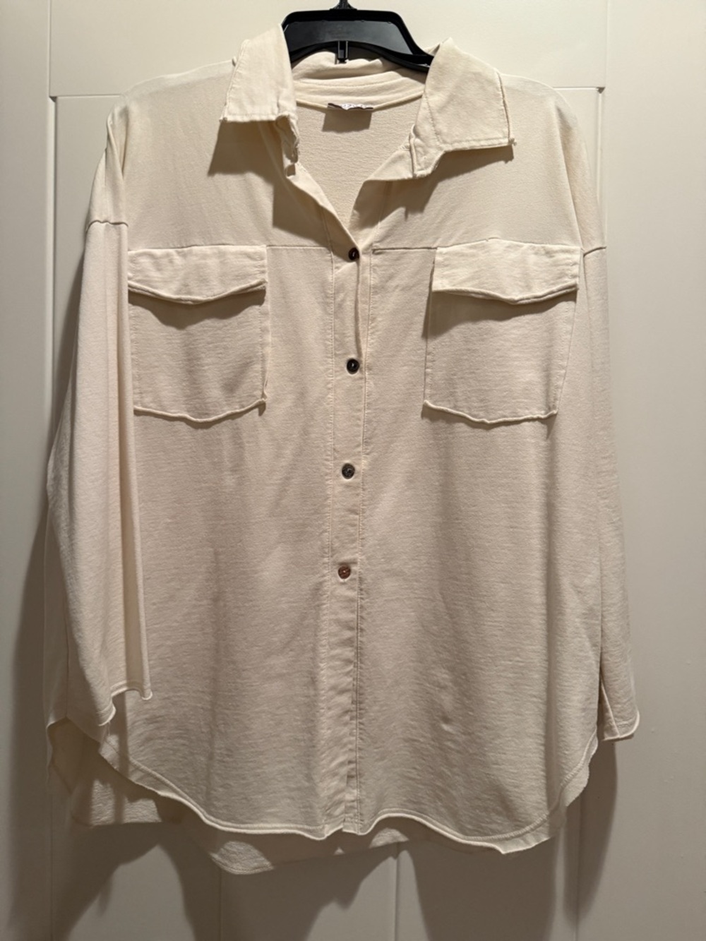 Women's Cream Button-Front Oversized Shirt Jacket